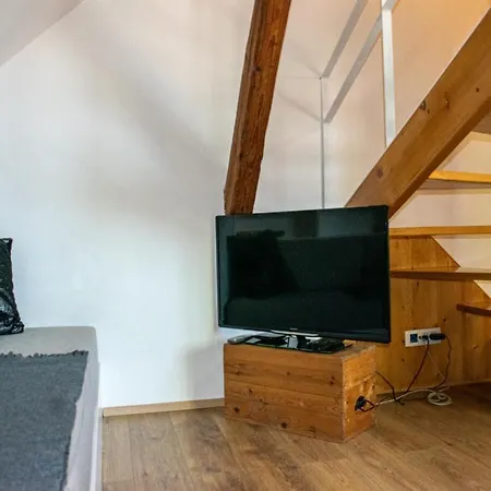Hostel Youth Arsviva Stari Trg pri Lozu