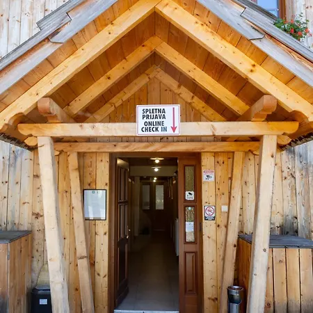 Auberge de jeunesse Youth Arsviva *