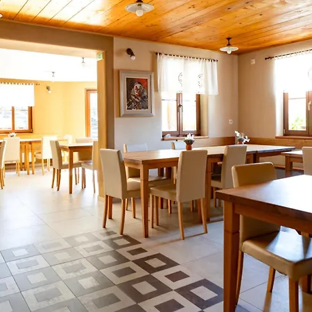 Youth Arsviva Hostel *