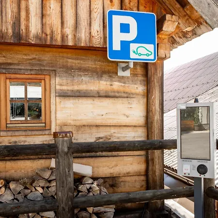 Youth Arsviva Hostel *