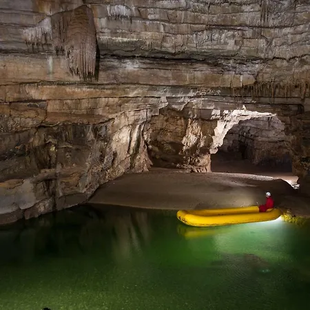 Hostel Youth Arsviva