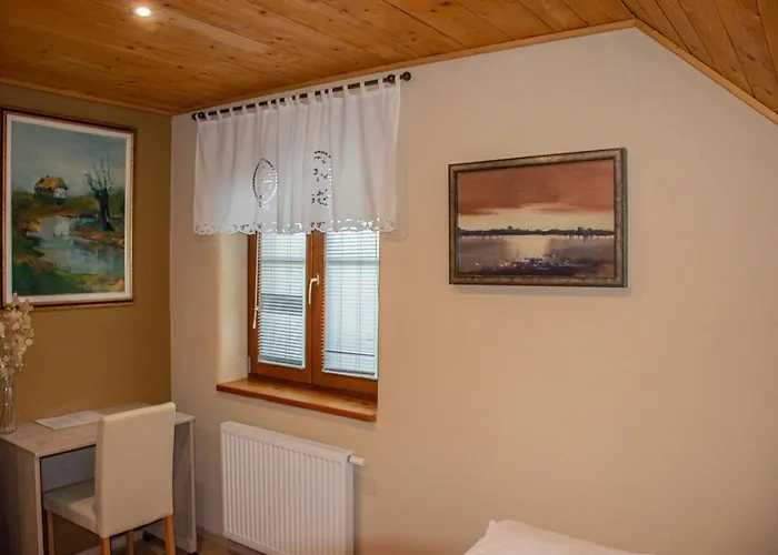 Hostel Youth Arsviva *