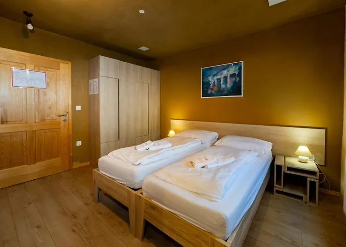 Hostel Youth Arsviva *