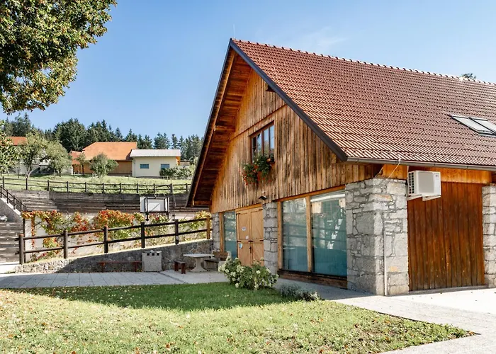 Hostel Youth Arsviva Stari Trg pri Lozu