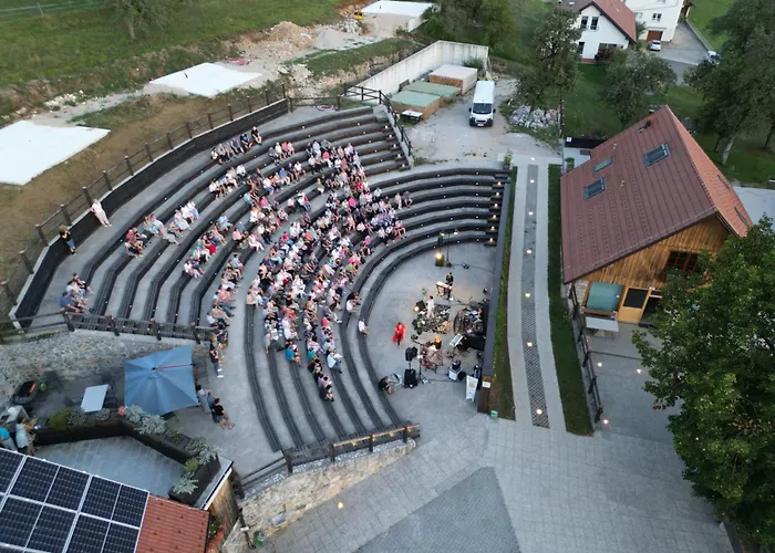 Hostel Youth Arsviva *